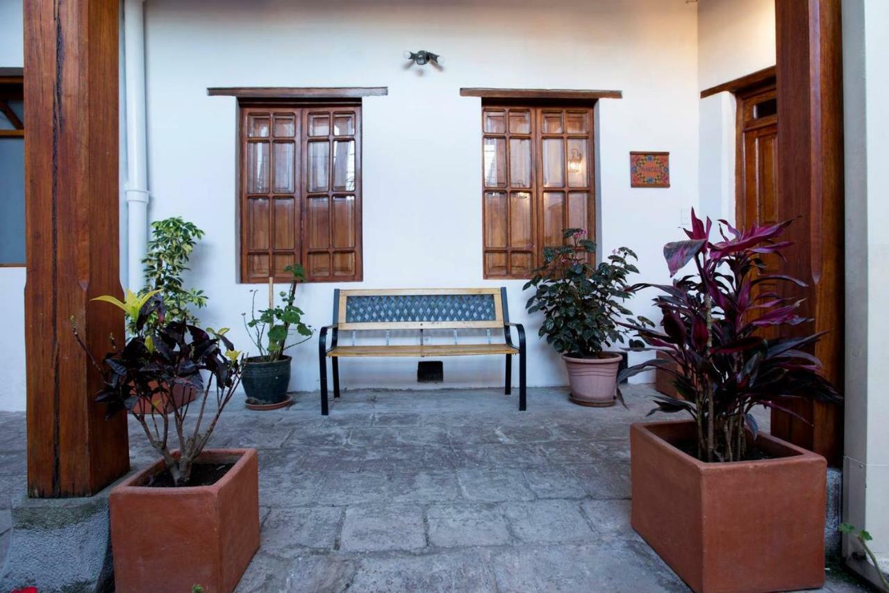 Casa Lunaloma - Boutique Apartments Quito Exteriör bild